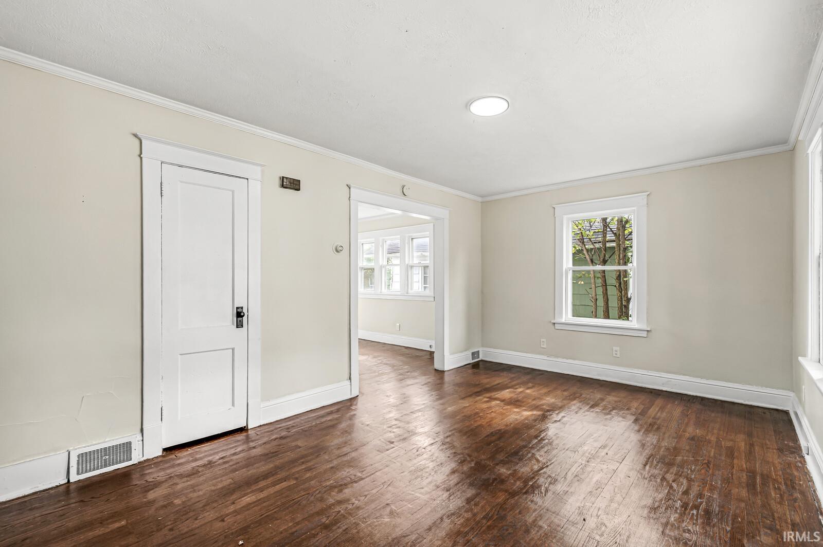 1142 N Brookfield Street