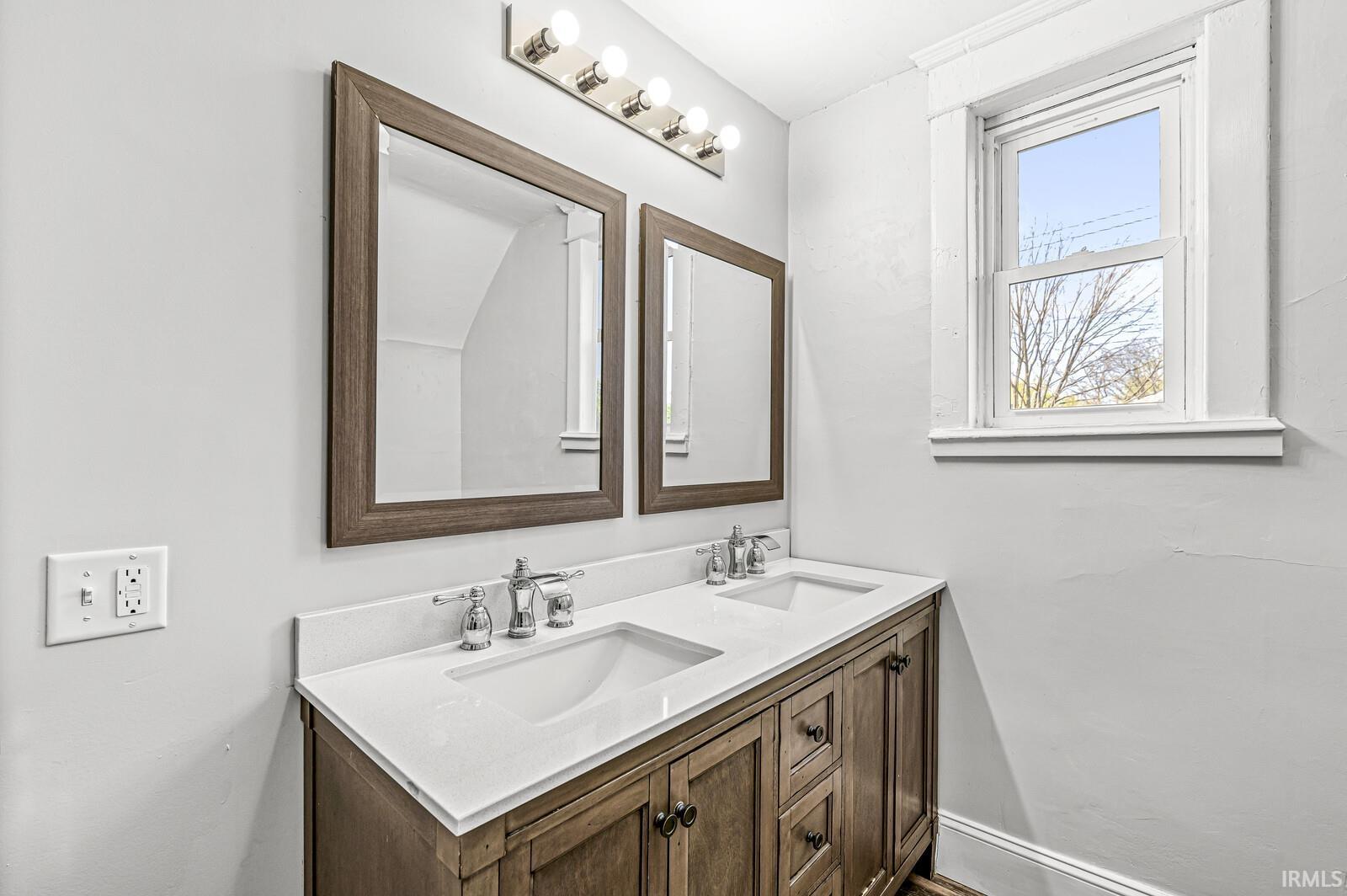 1093 Woodward Avenue