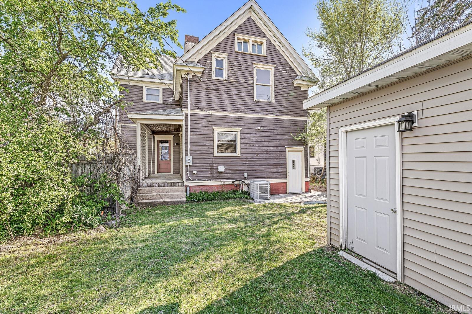 1093 Woodward Avenue