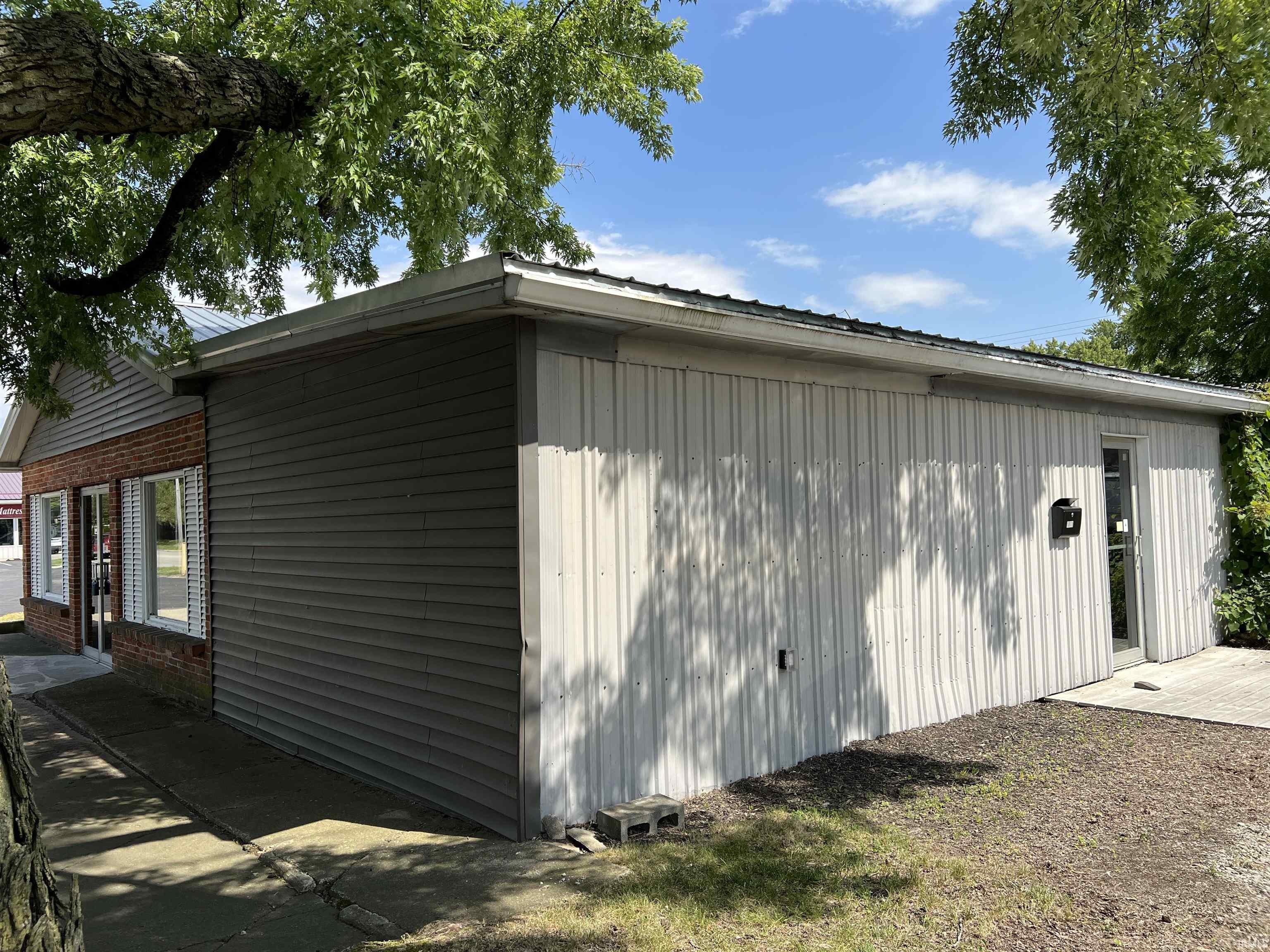1011, 1015 W Jefferson Street