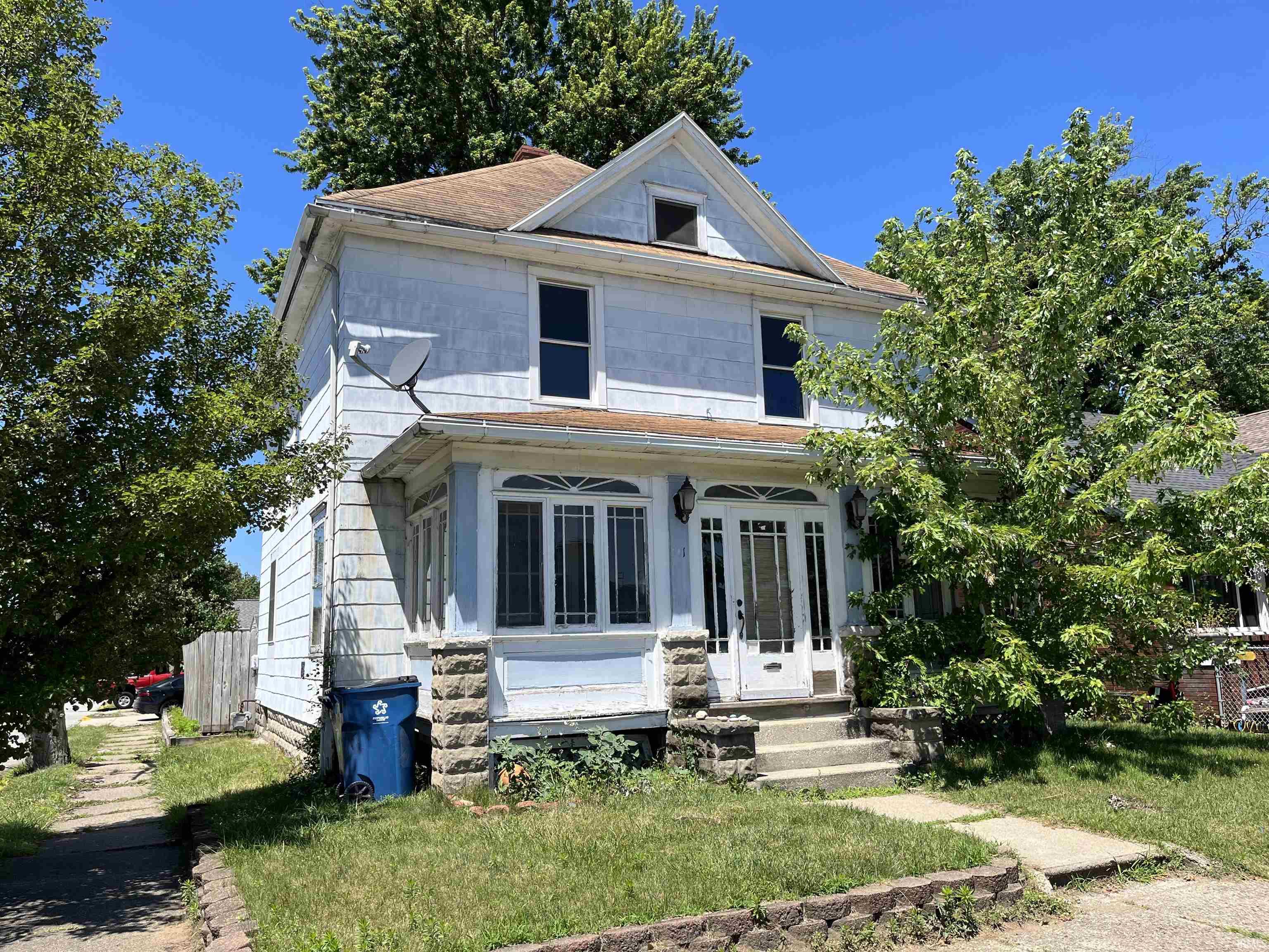 301 Studebaker Street