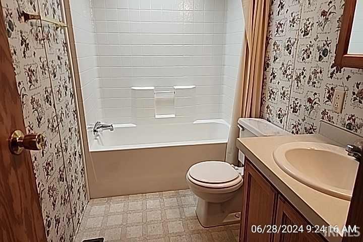 4284 Lakeshore Drive