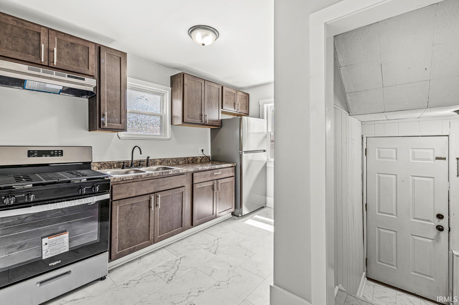 1120 E Dayton Street