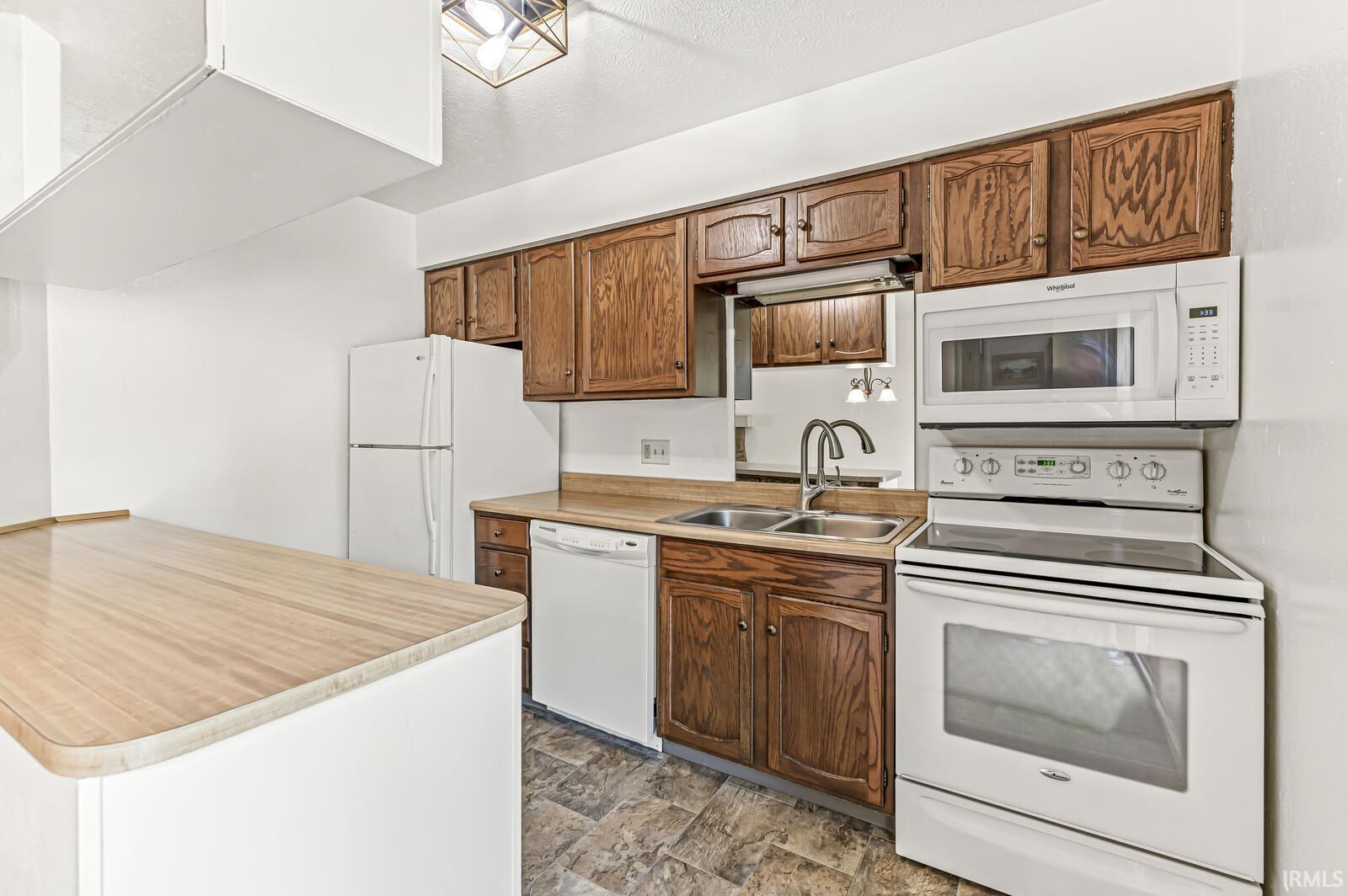 140 W Leyte Avenue