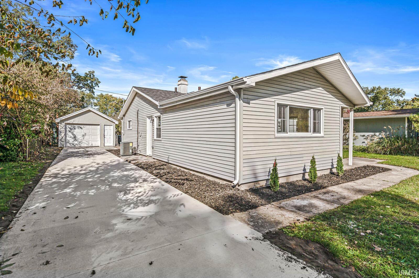3215 Voll Lane