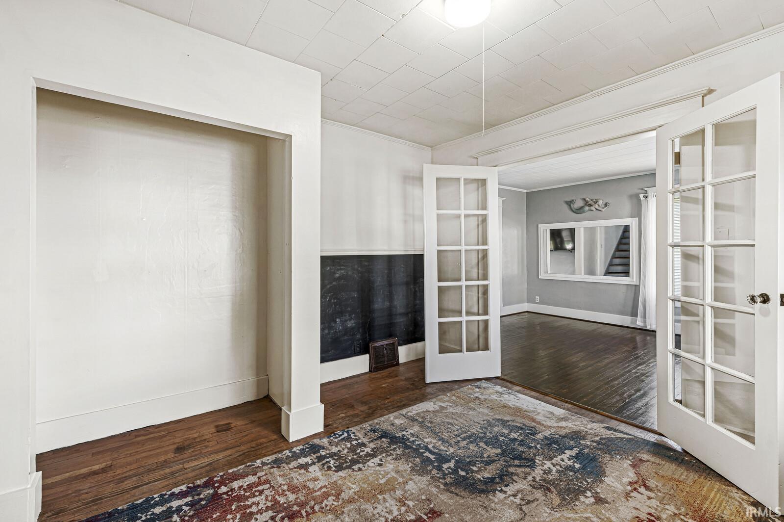 829 E 5th Street