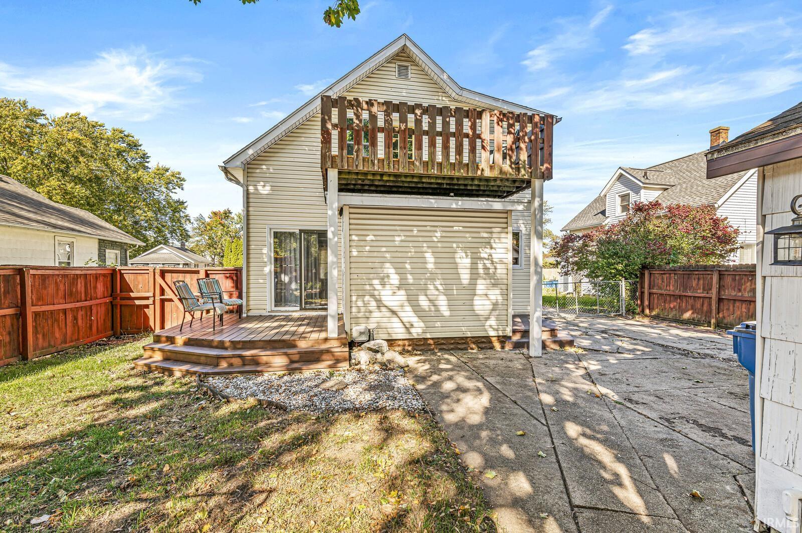 829 E 5th Street