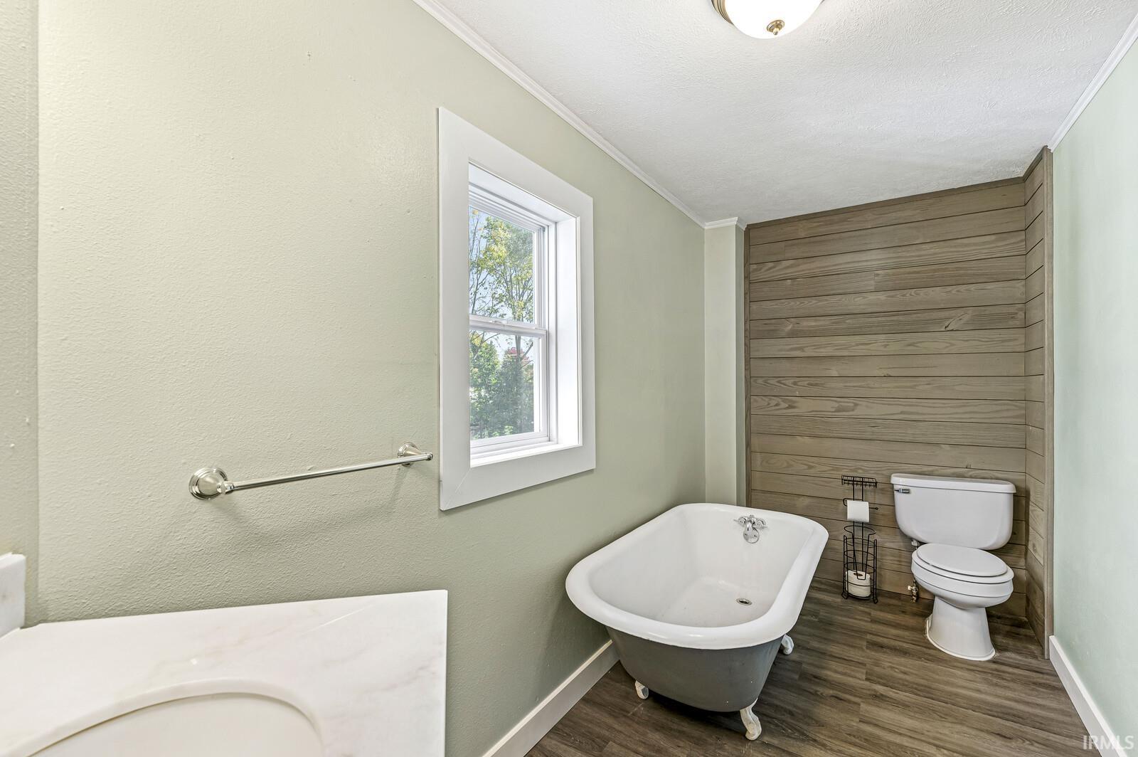 829 E 5th Street