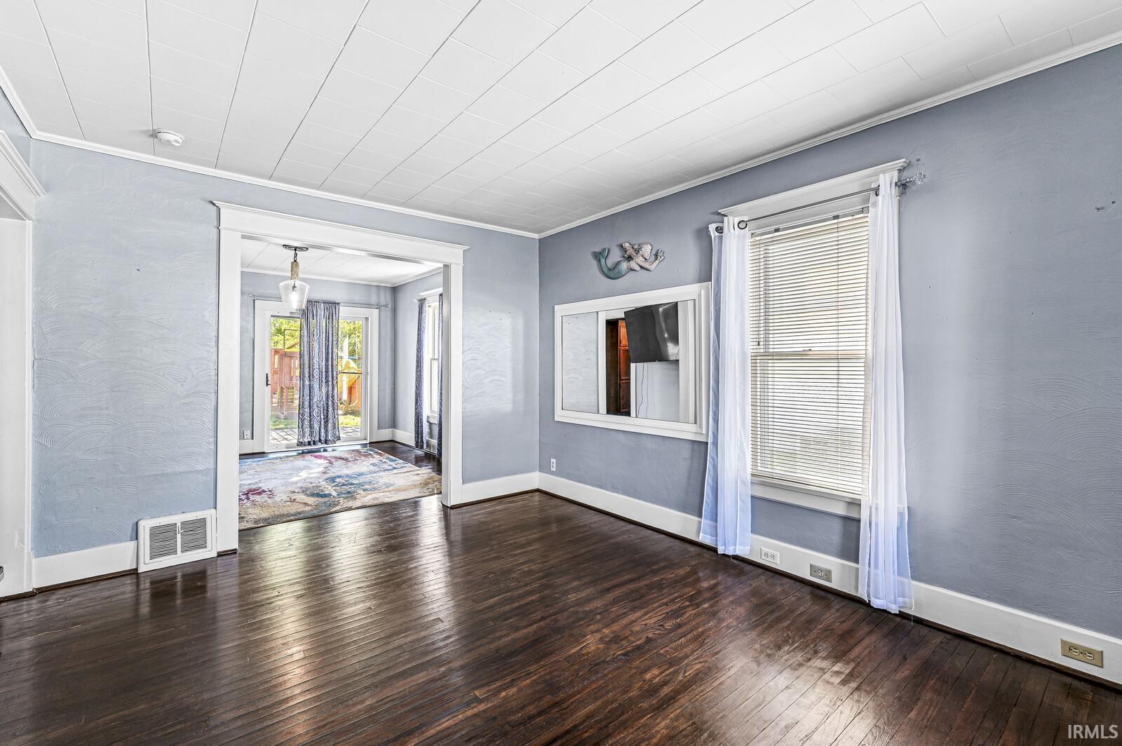 829 E 5th Street