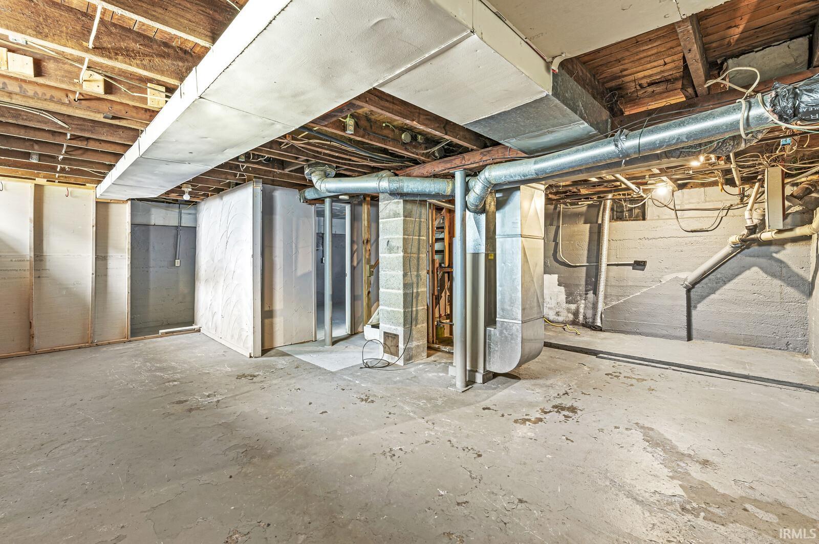 829 E 5th Street