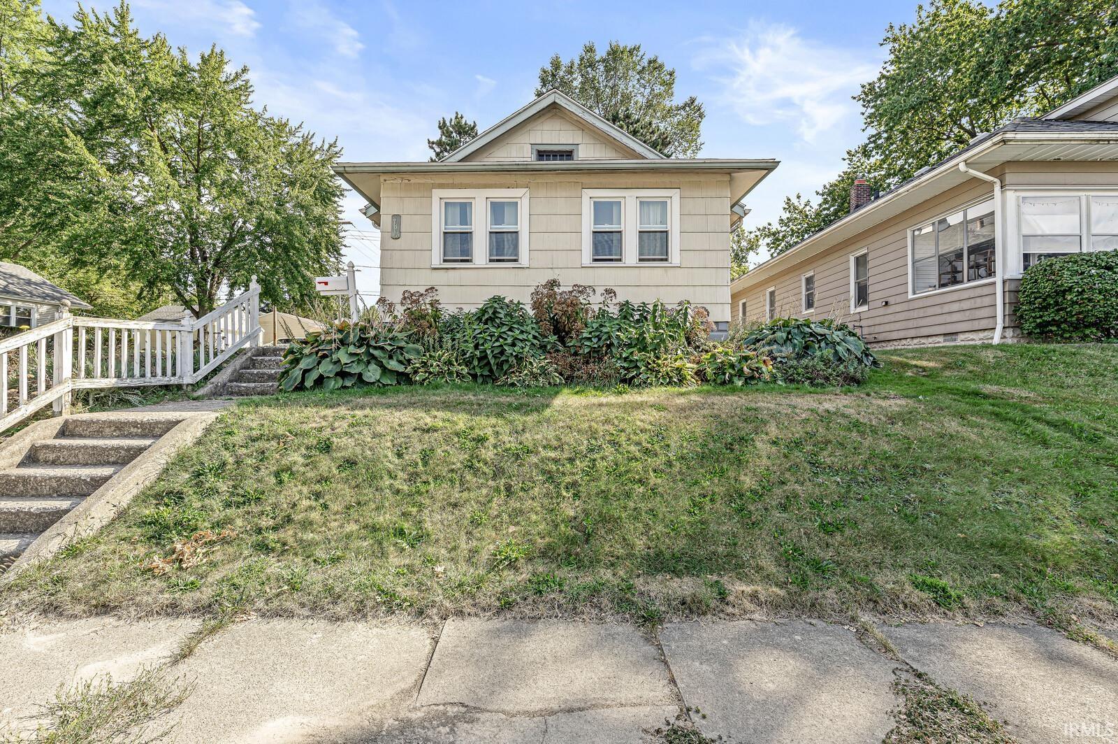 136 E Woodside Street