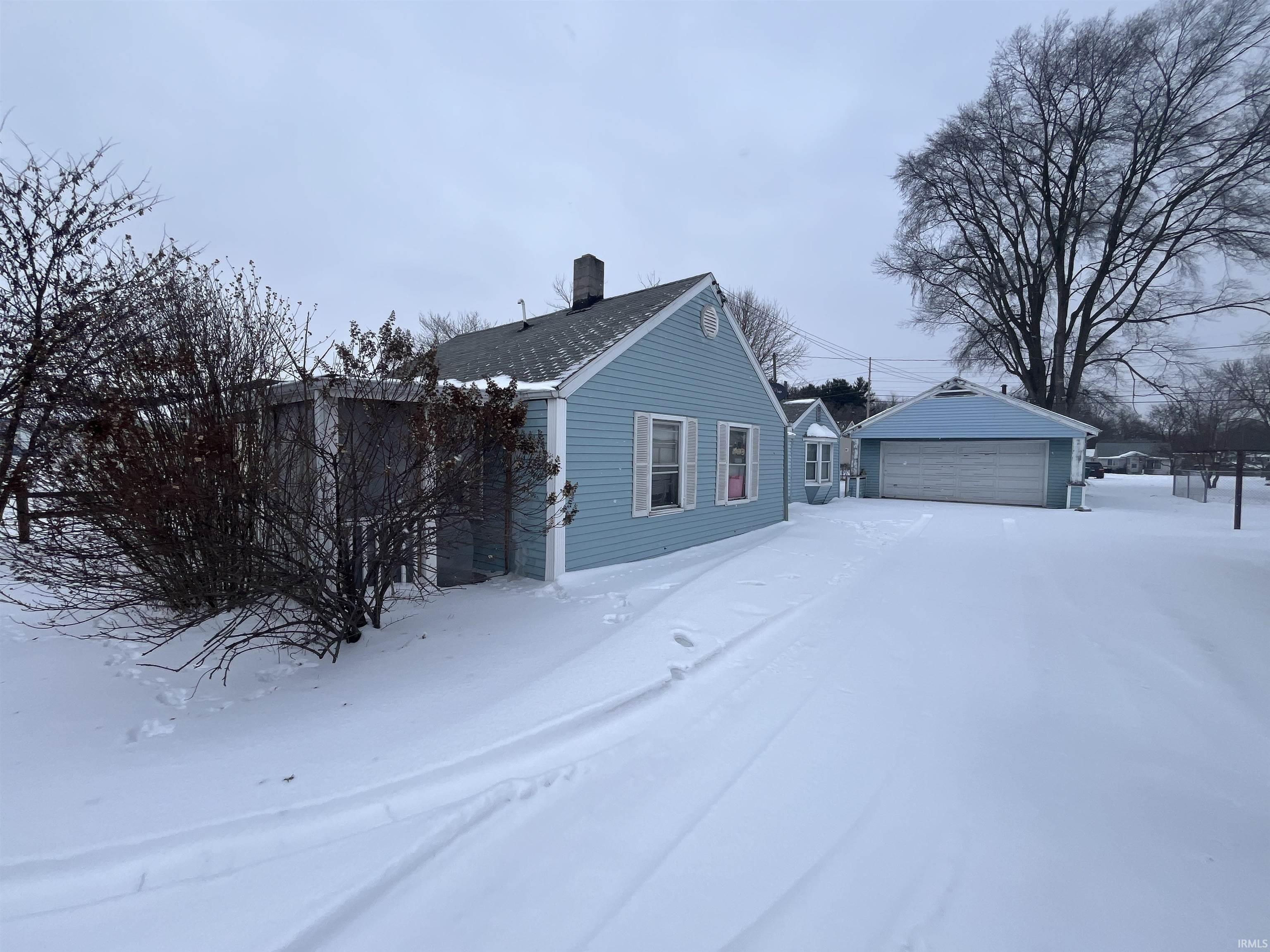 1216 E Jefferson Boulevard