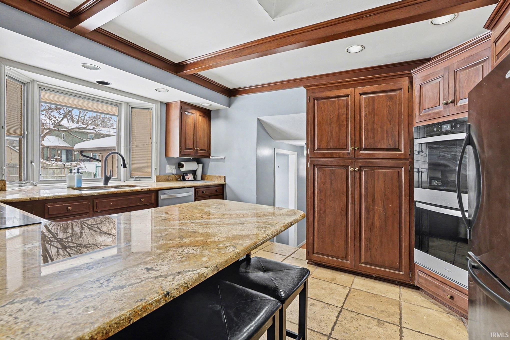 2412 Kenilworth Drive