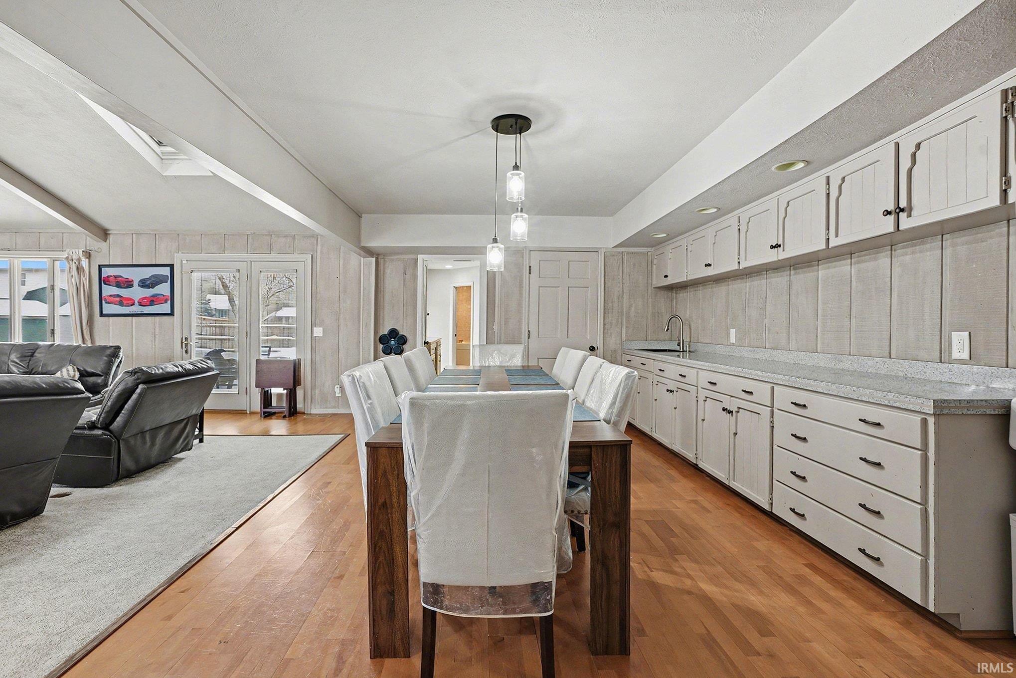 2412 Kenilworth Drive