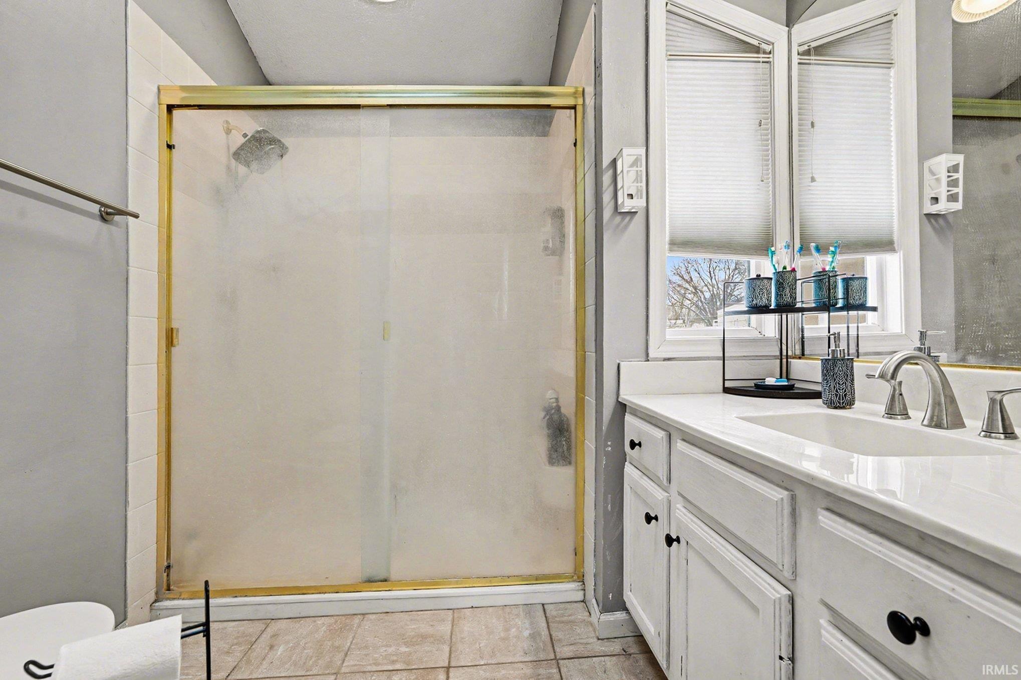 2412 Kenilworth Drive