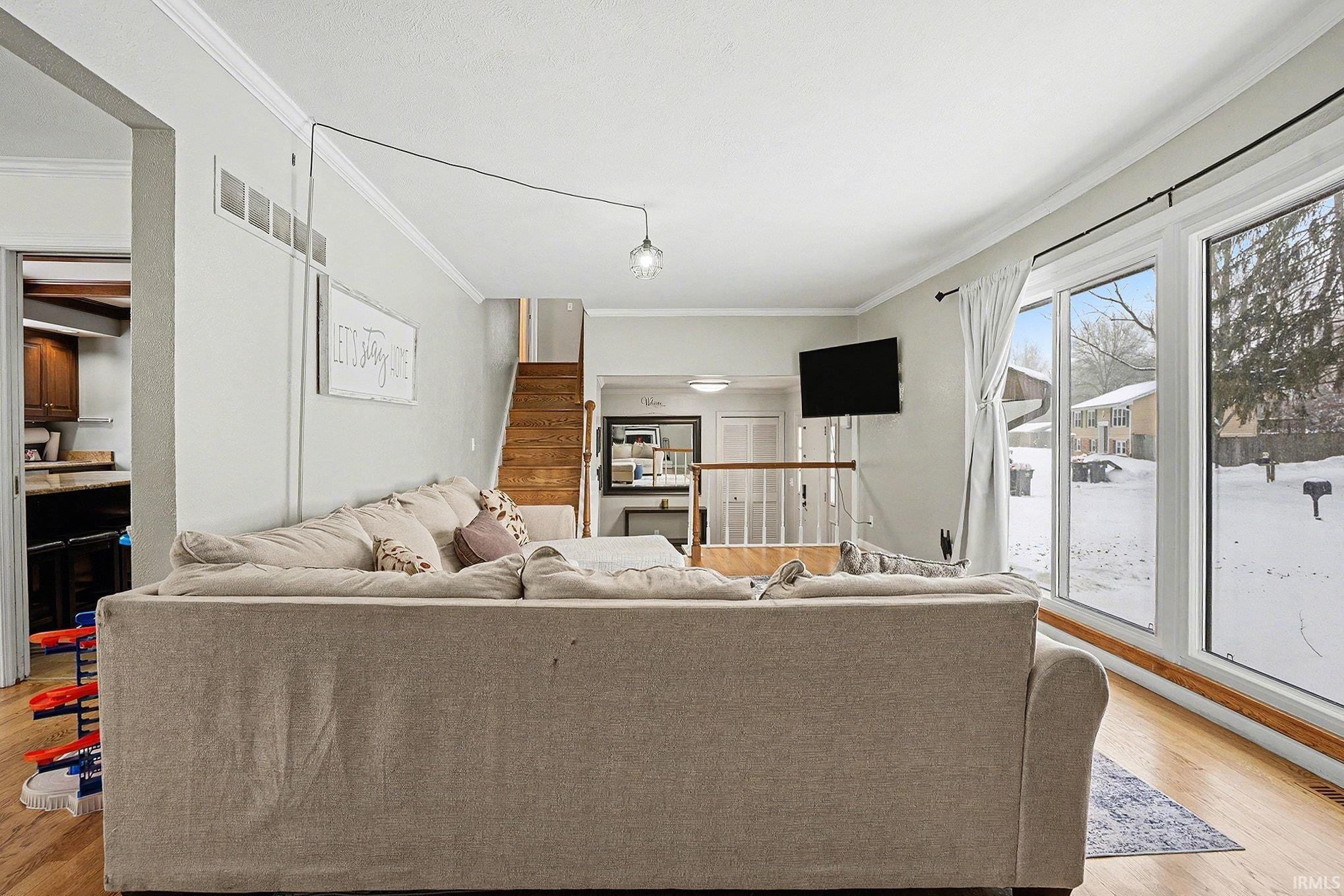 2412 Kenilworth Drive