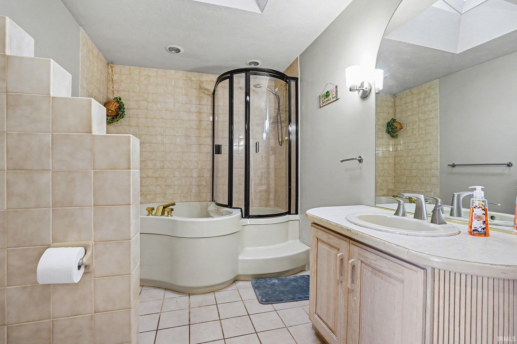 2412 Kenilworth Drive