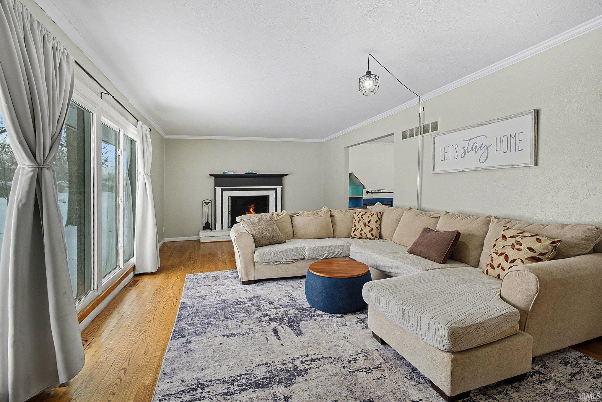 2412 Kenilworth Drive