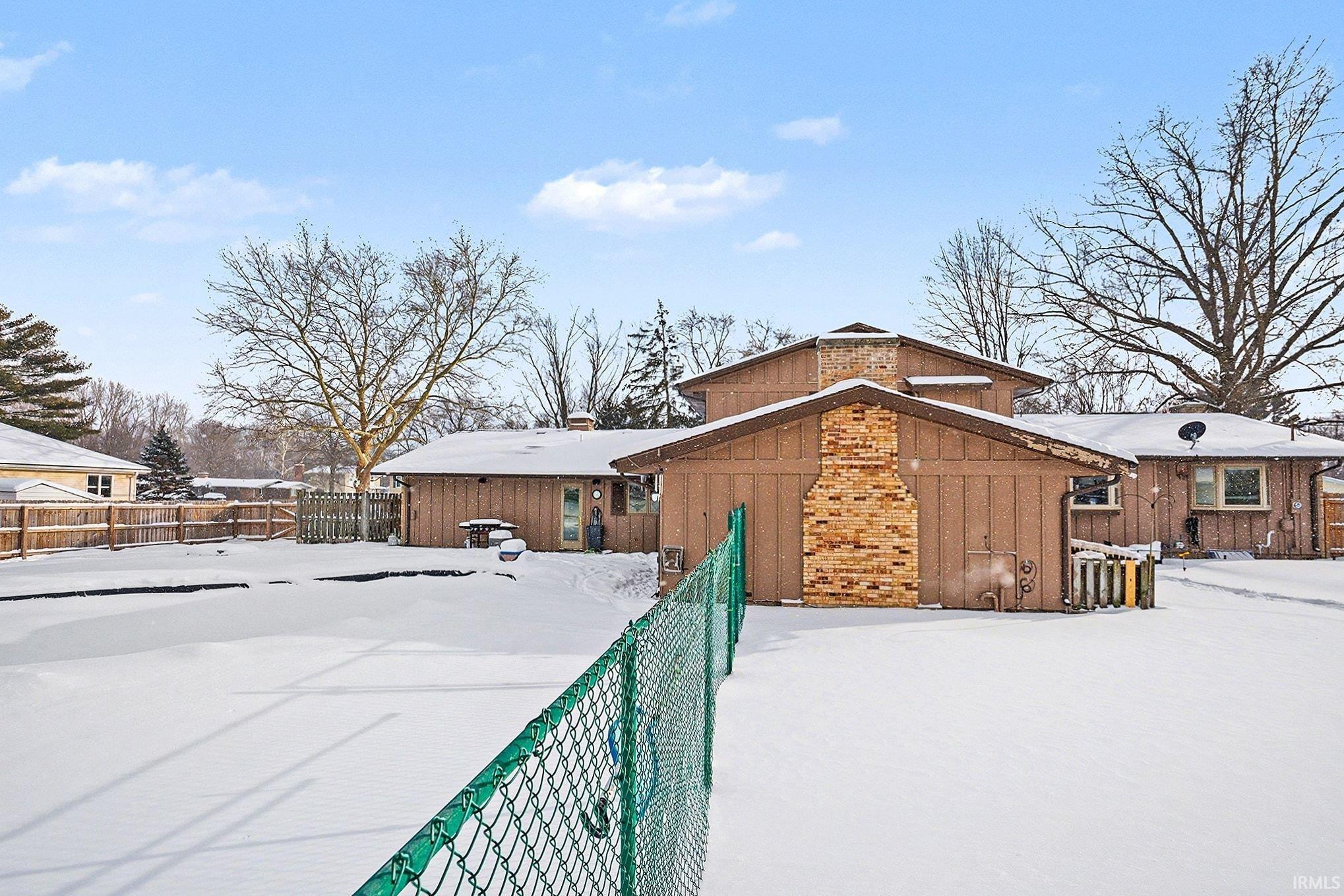 2412 Kenilworth Drive