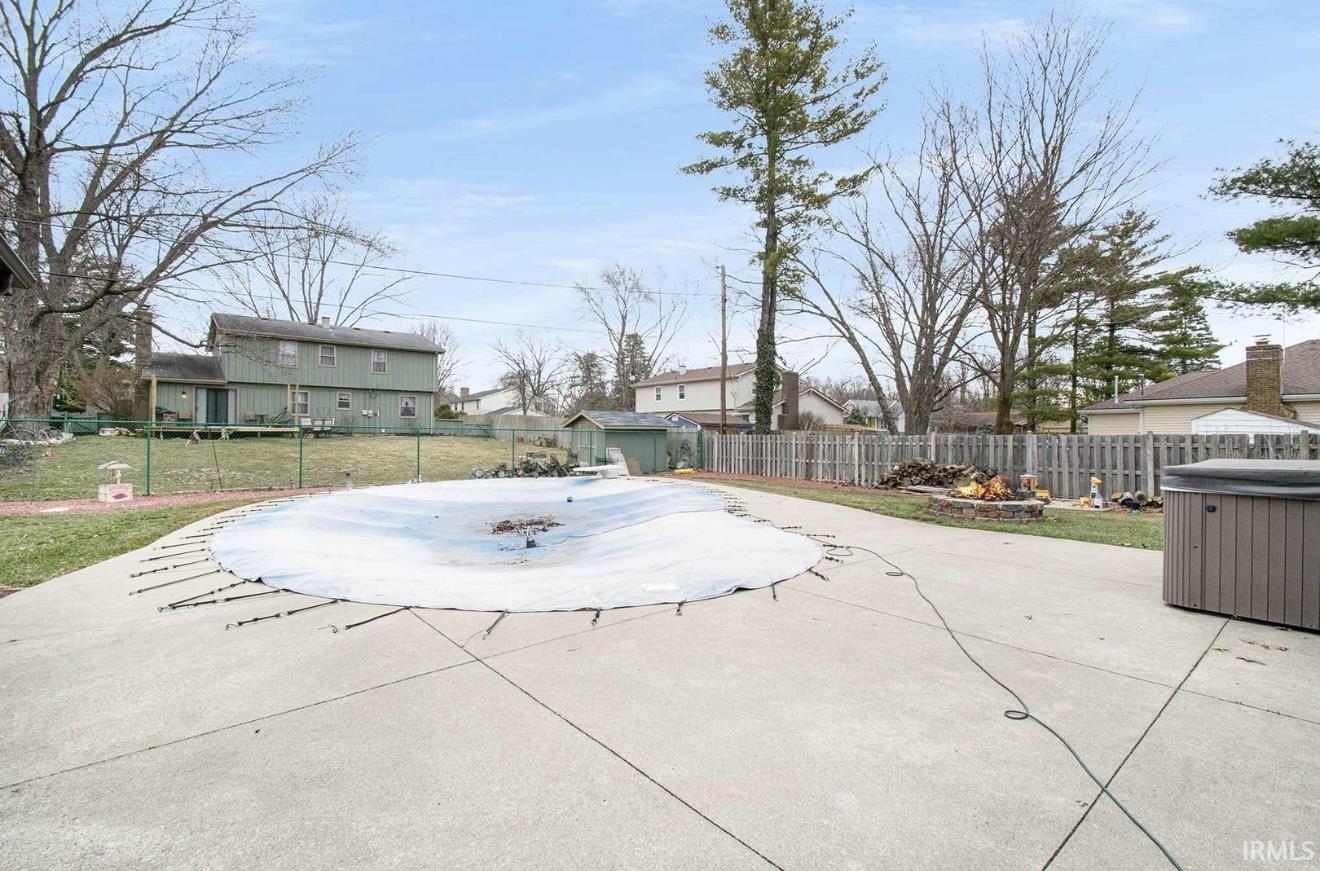 2412 Kenilworth Drive