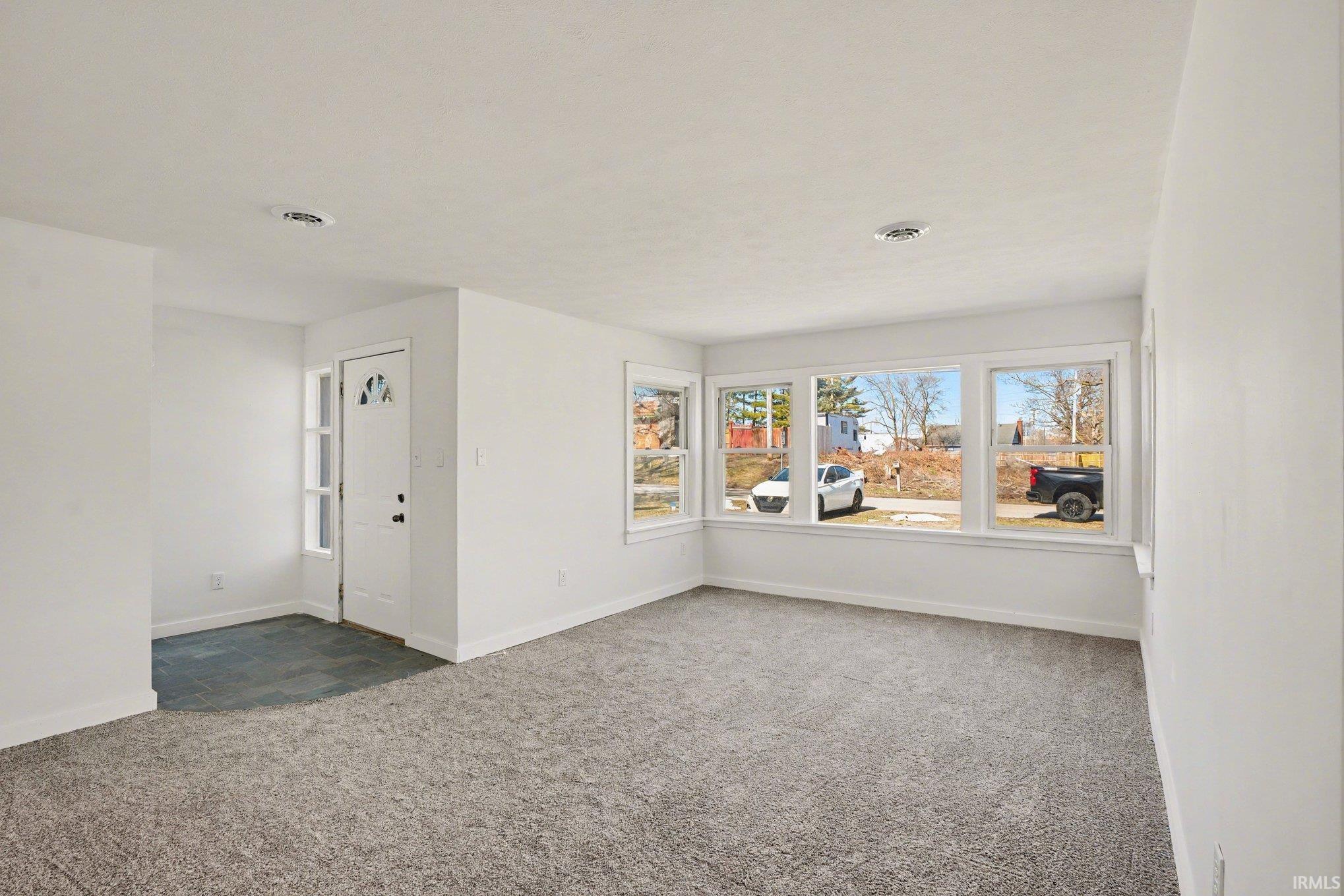 122 E Willow Drive