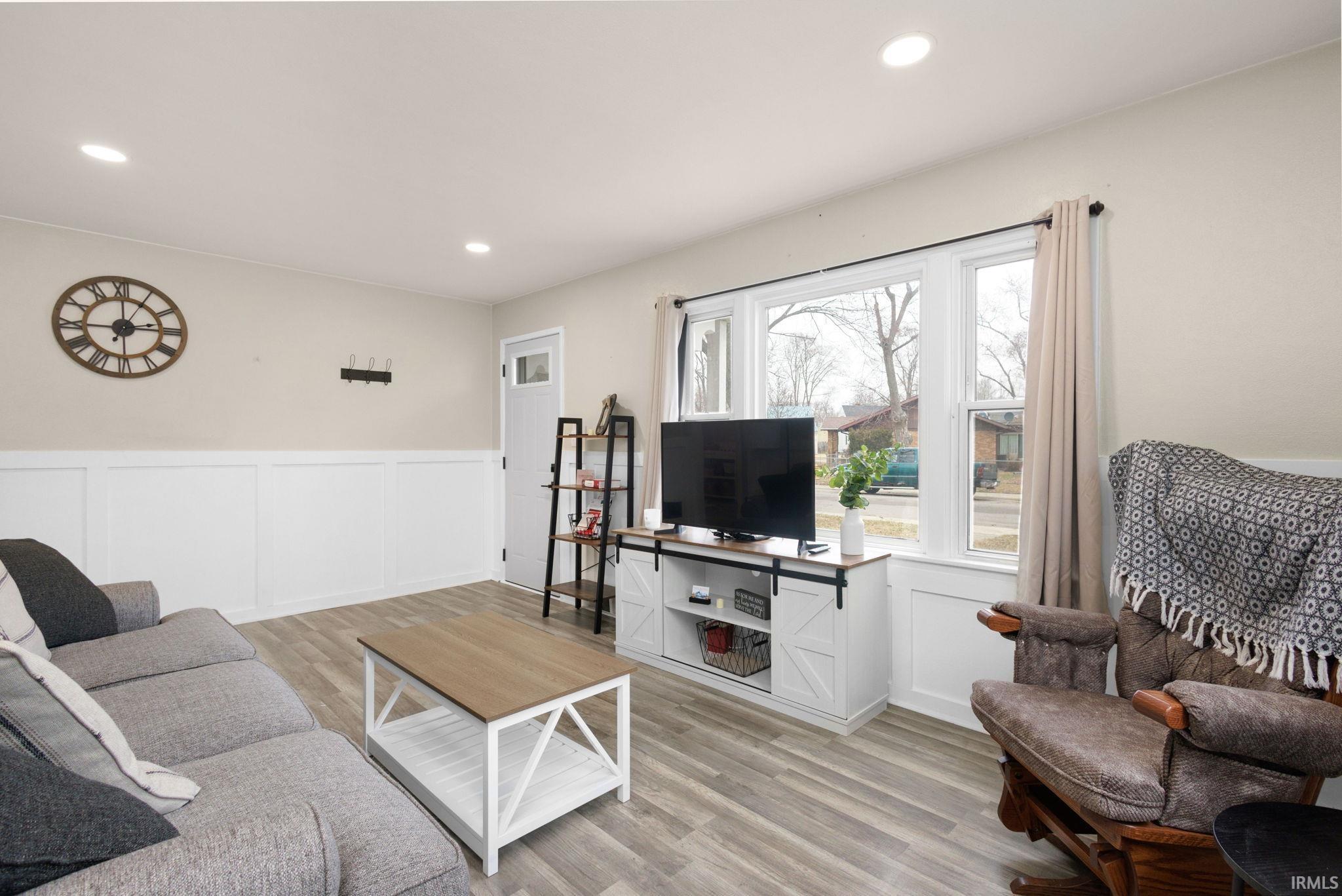 923 Carolyn Avenue