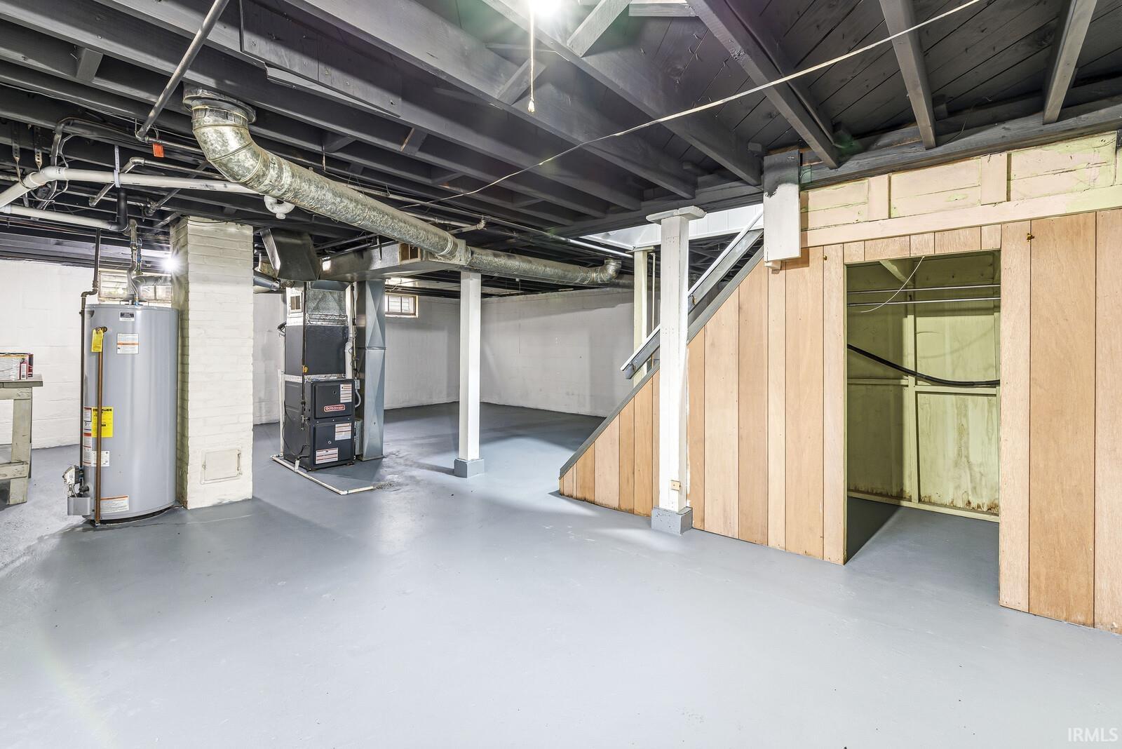 2022 Hollywood Place