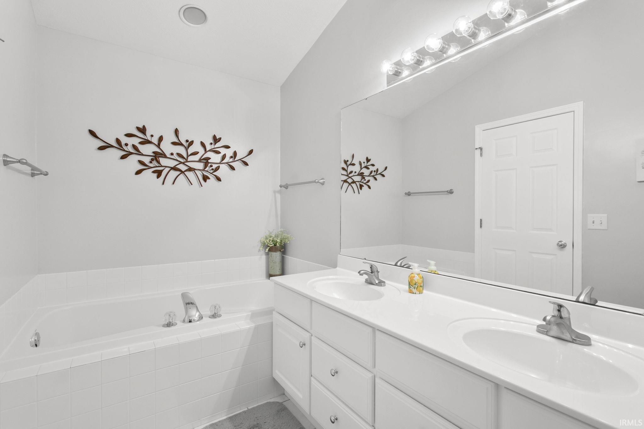 5570 Garden Terrace