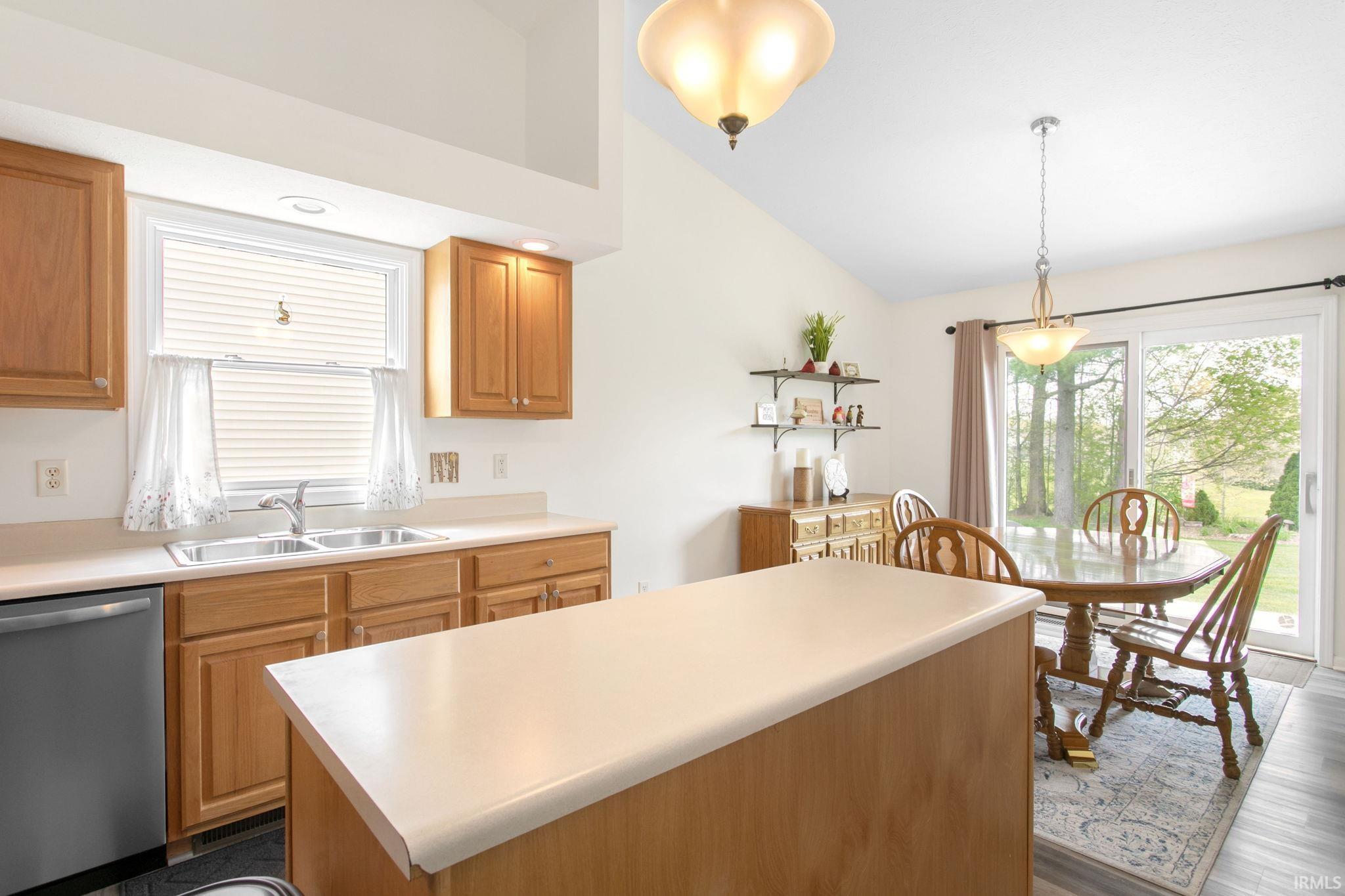 5570 Garden Terrace