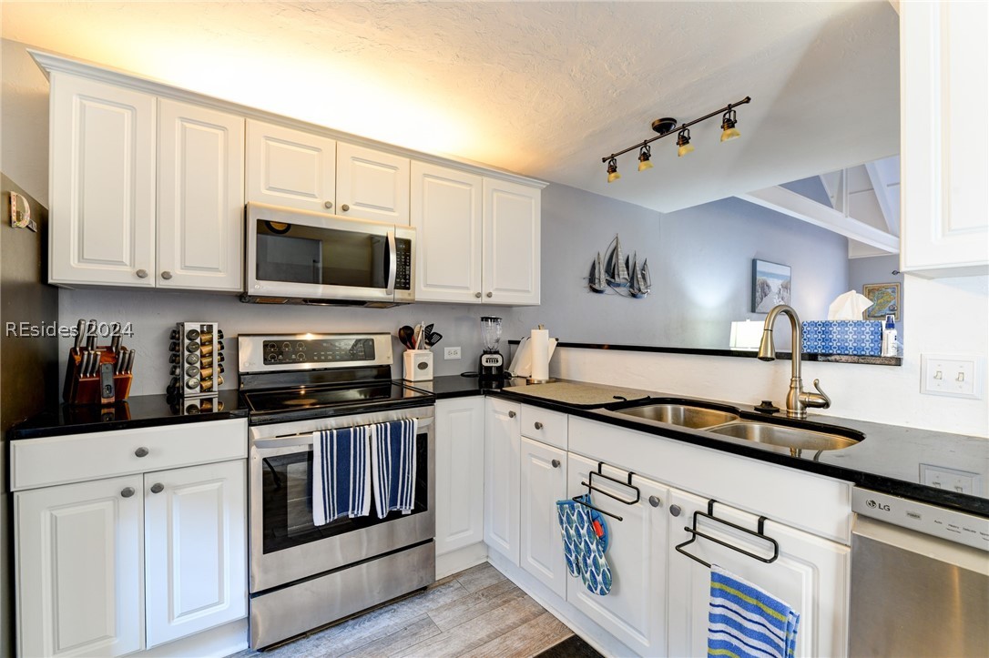 45 Queens Folly Road Unit: 751
