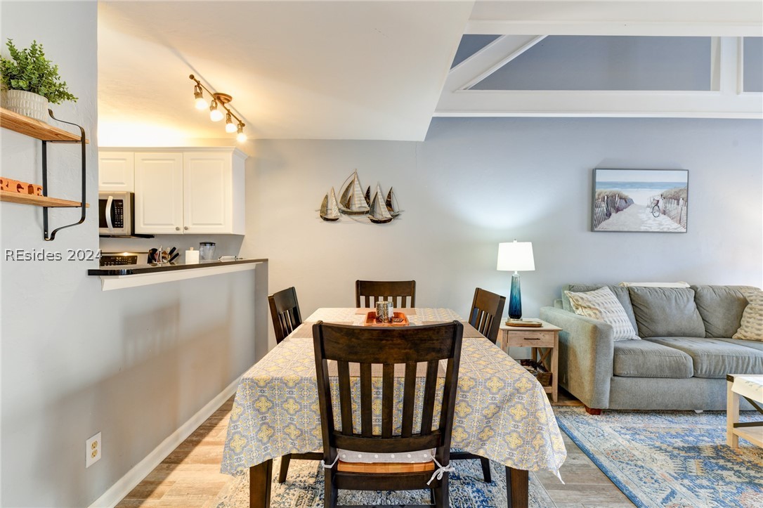 45 Queens Folly Road Unit: 751