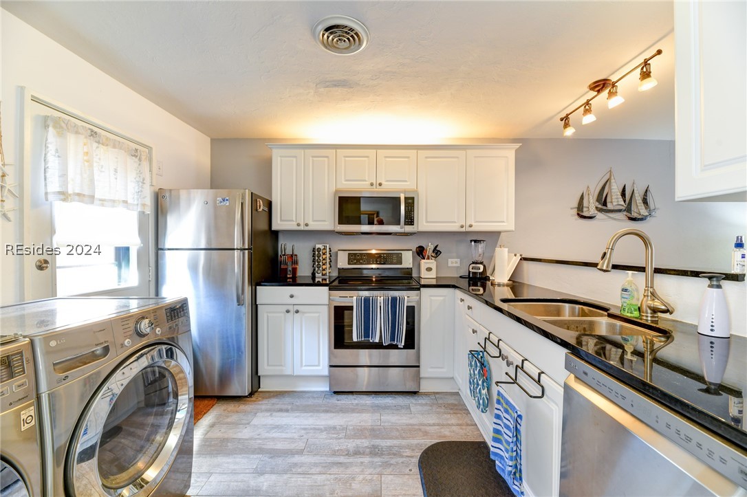 45 Queens Folly Road Unit: 751