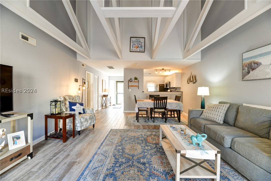 45 Queens Folly Road Unit: 751
