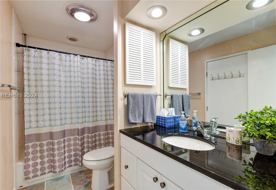 45 Queens Folly Road Unit: 751