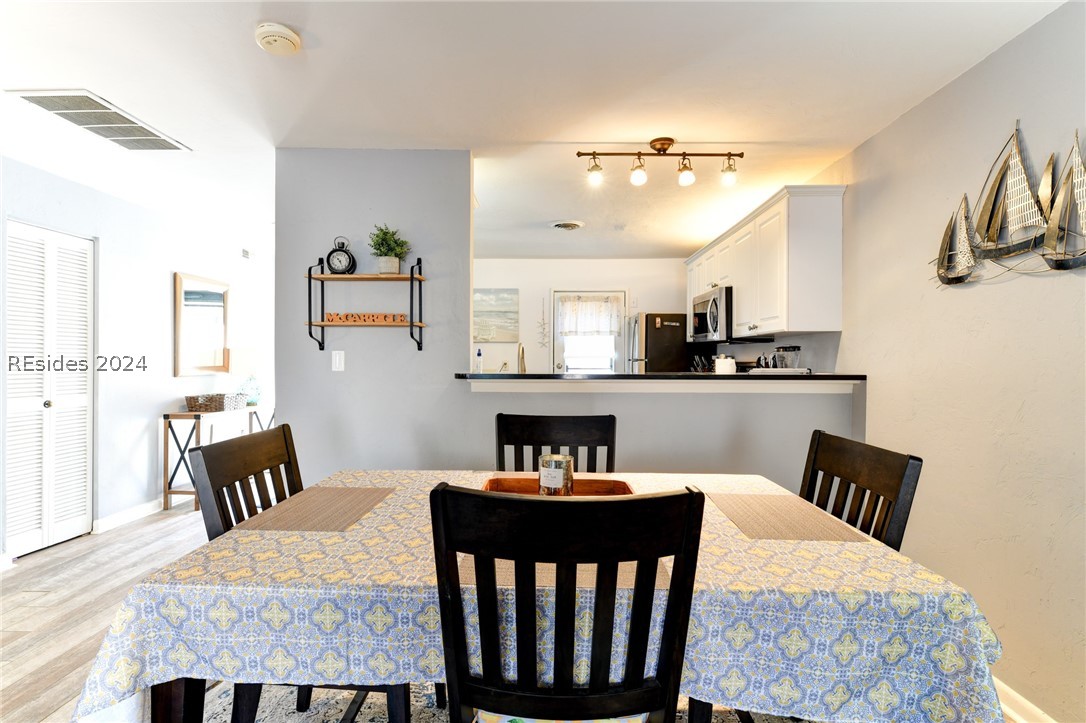 45 Queens Folly Road Unit: 751