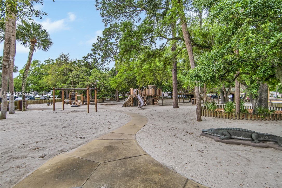 3 Lake Forest Drive Unit: 3373
