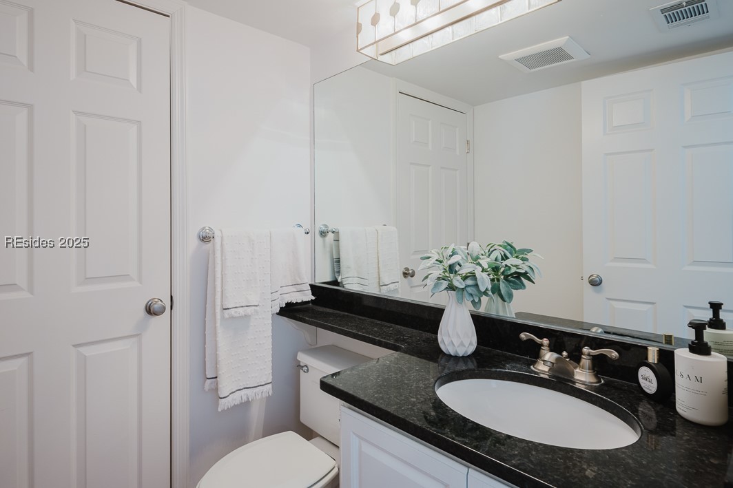 3 Lake Forest Drive Unit: 3373