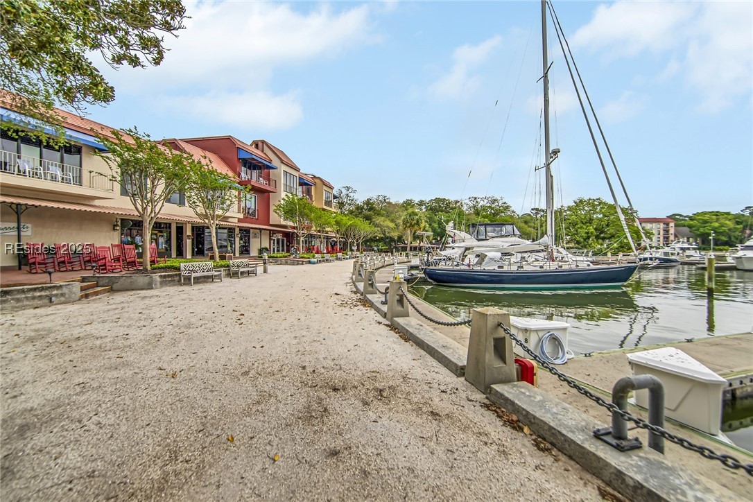 3 Lake Forest Drive Unit: 3373