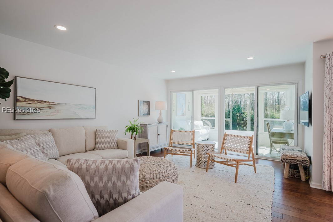 3 Lake Forest Drive Unit: 3373