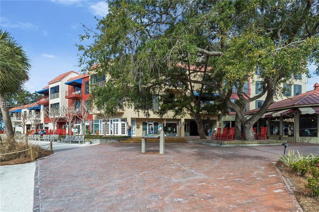 3 Lake Forest Drive Unit: 3373