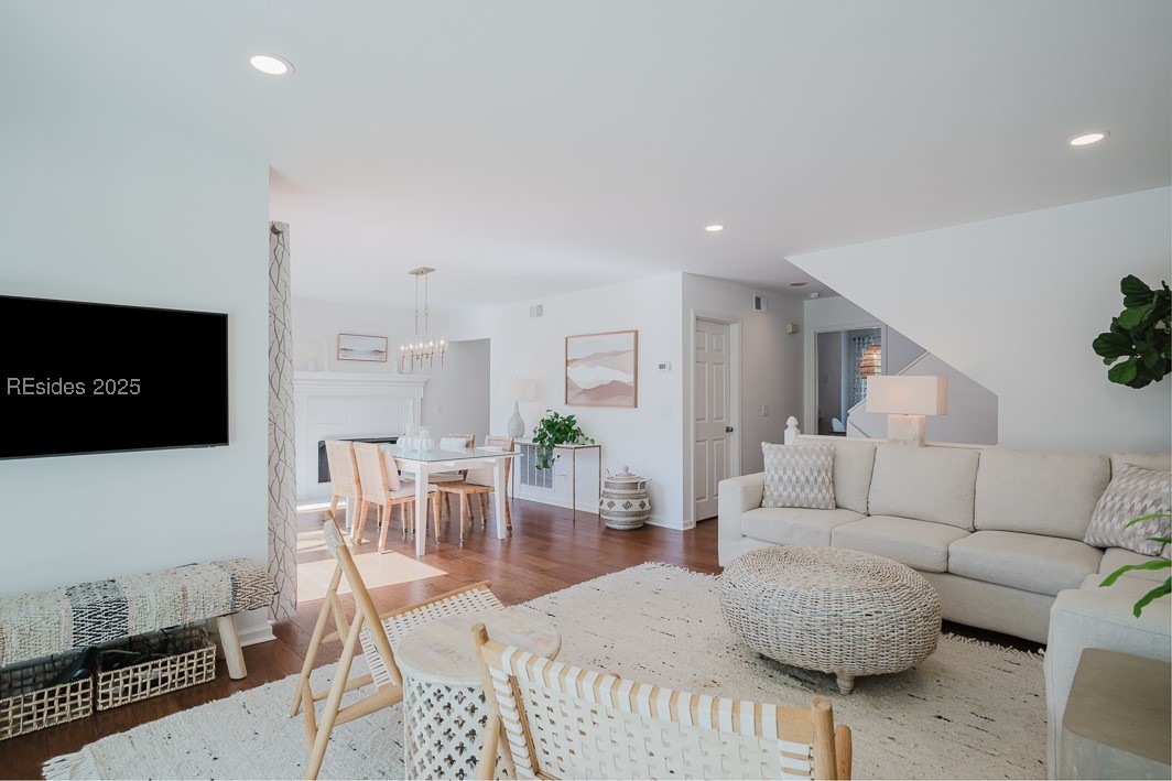 3 Lake Forest Drive Unit: 3373
