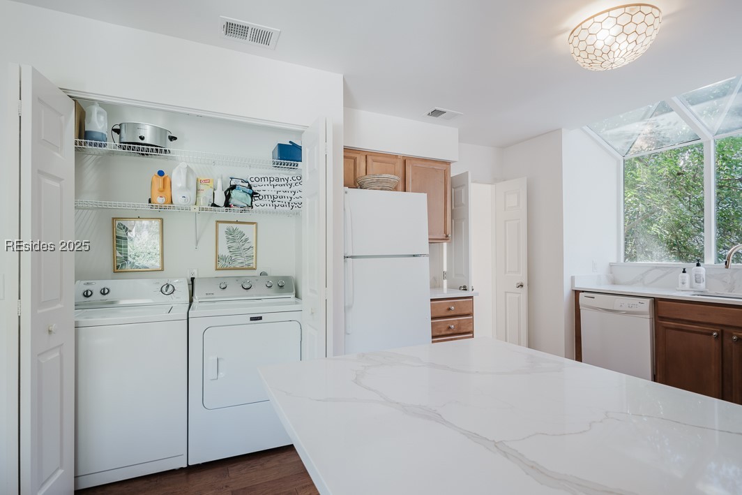 3 Lake Forest Drive Unit: 3373