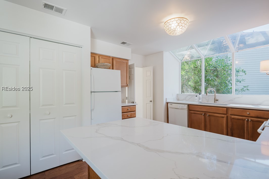 3 Lake Forest Drive Unit: 3373