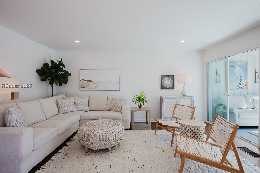 3 Lake Forest Drive Unit: 3373