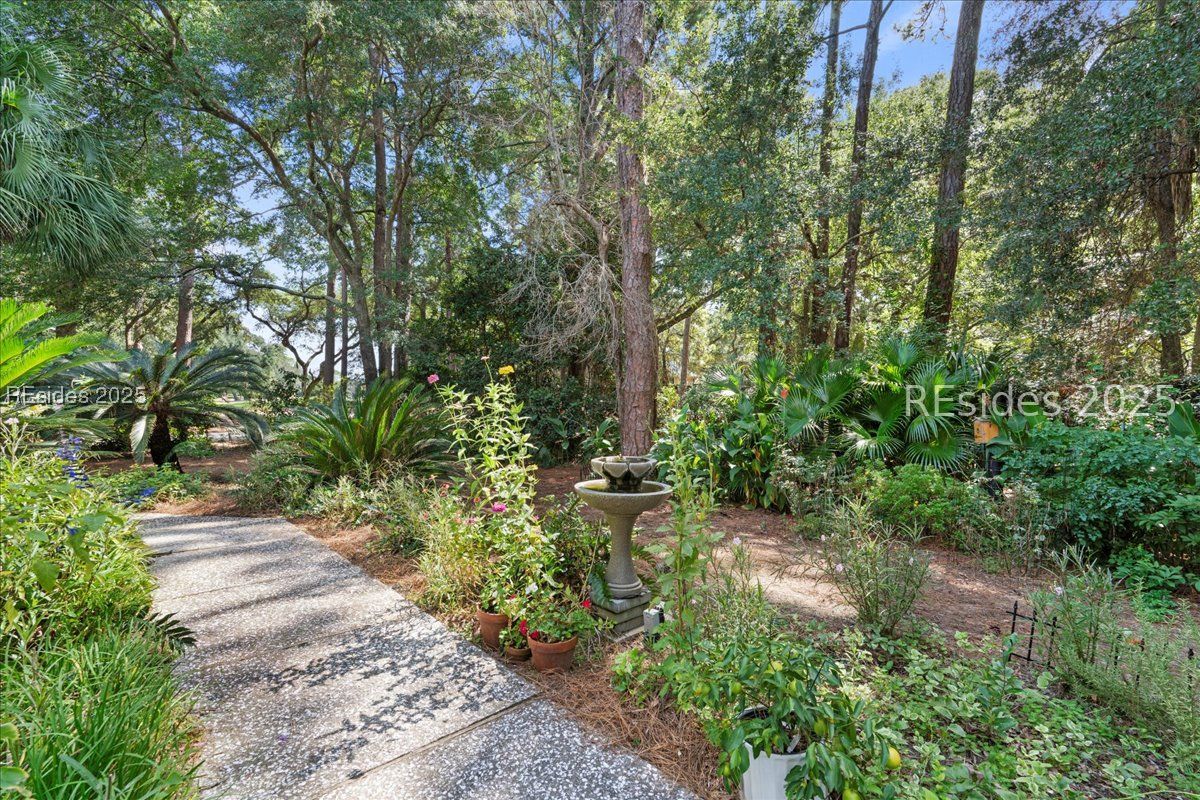 33 N Port Royal Drive
