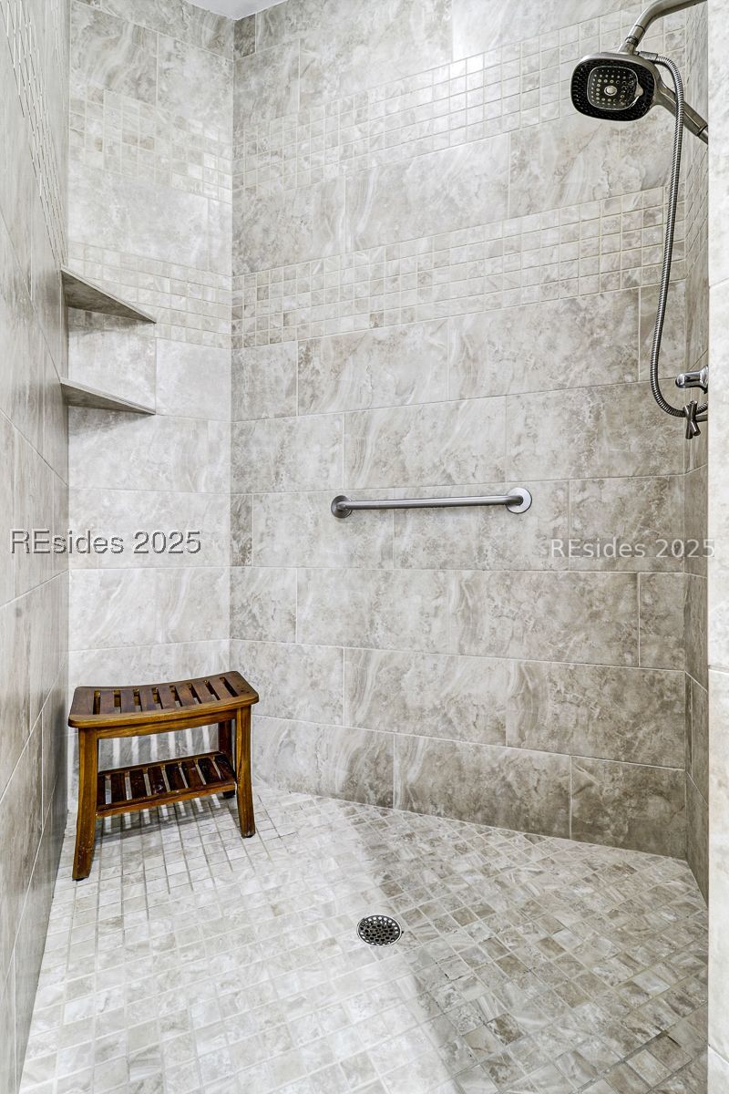 33 N Port Royal Drive