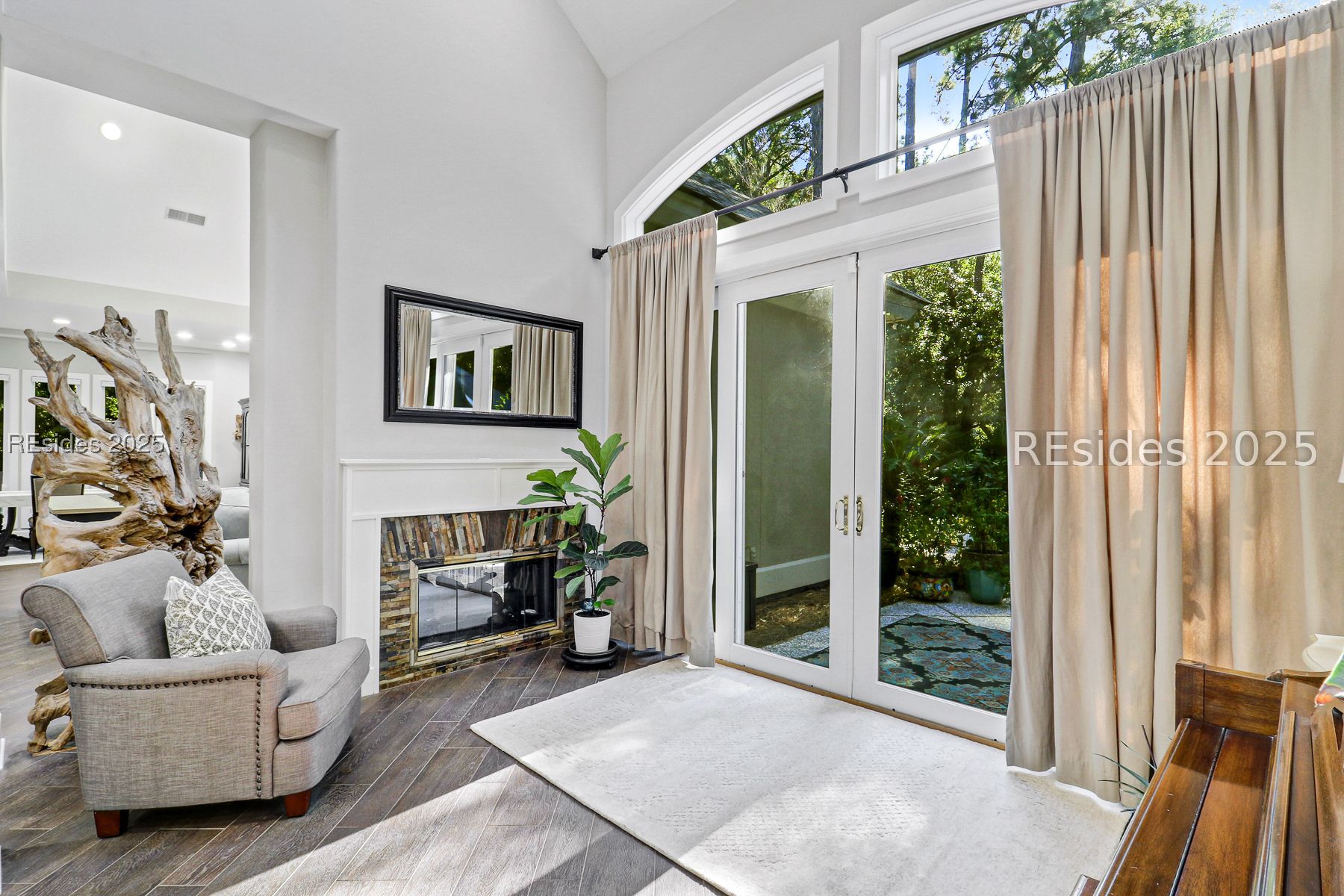 33 N Port Royal Drive