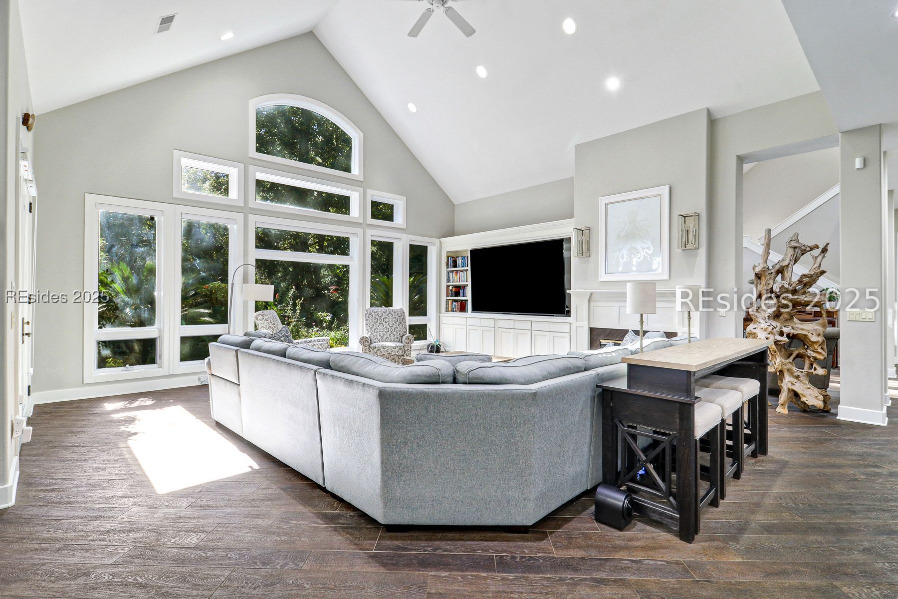 33 N Port Royal Drive