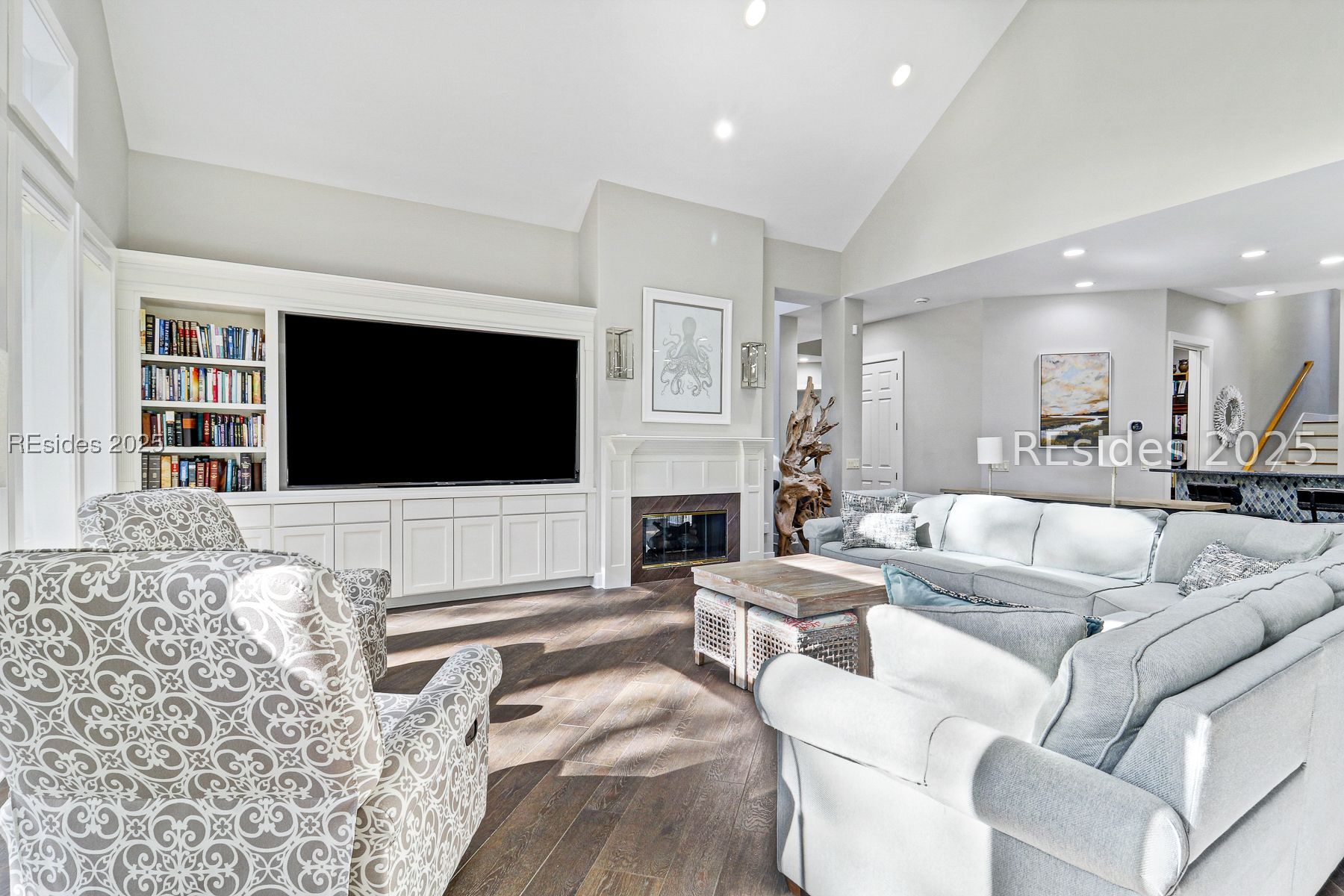 33 N Port Royal Drive