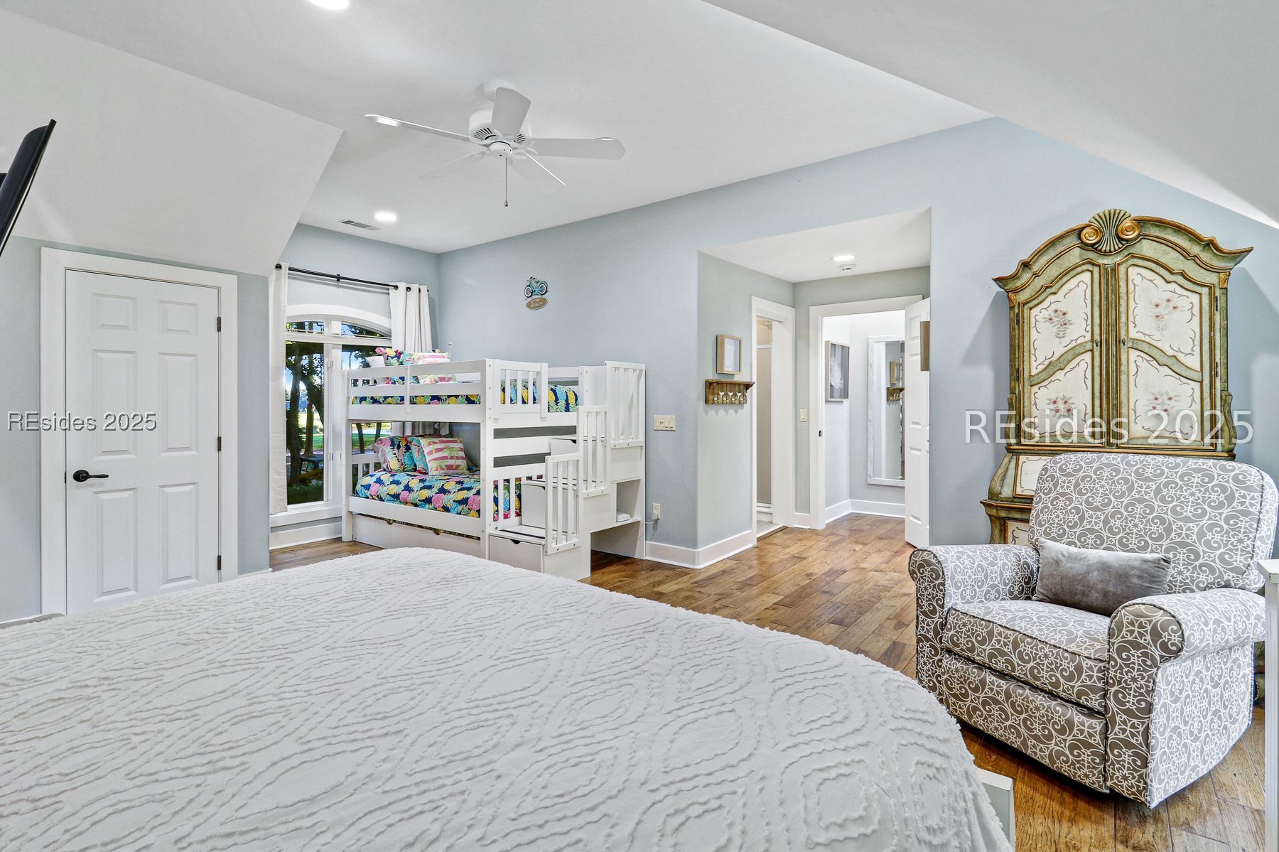 33 N Port Royal Drive